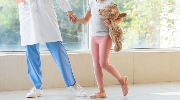 Câncer de pele em criança: sinais, causas e prevenção para pais e responsáveis