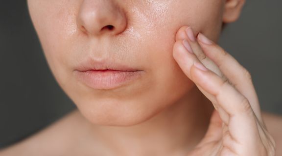 Como é o câncer de pele no rosto: veja alguns sinais para ficar atento