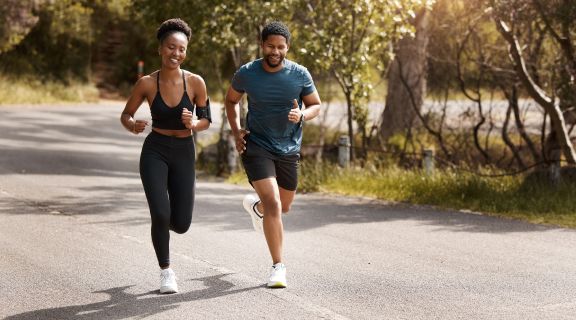 Correr e perder barriga: como transformar a corrida em aliada da queima de gordura