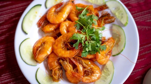 Gestante pode comer camarão? Saiba os benefícios e o que você não pode comer