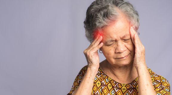 Hipertensão intracraniana: 10 sintomas que exigem atenção médica imediata