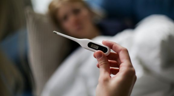 Metástase dá febre? Por que esse tipo de sintoma é tão importante no câncer