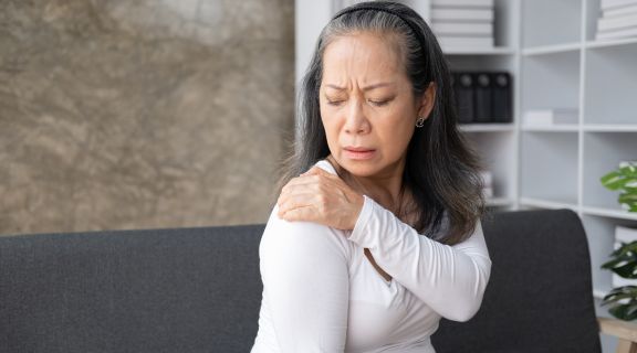 Osteoporose e osteopenia: qual a diferença e como cuidar da saúde dos ossos?