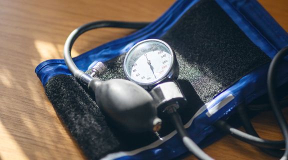 Pressão arterial oscilando: o que está por trás dessas variações e como monitorar?