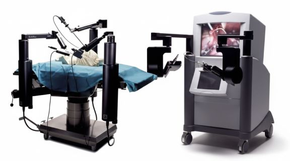 Primeira telecirurgia robótica não experimental no Brasil une dois hospitais