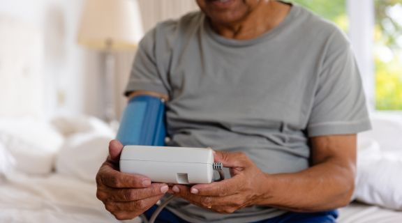Quando a pressão alta é preocupante? Entenda os sinais de alerta e o que fazer