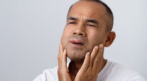 Trauma facial: o que é, sintomas, como e quando tratar as lesões no rosto