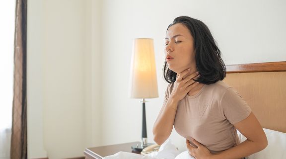 Dor de garganta: o que pode ser e como aliviar o incômodo