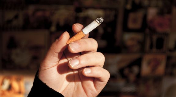 Por que é difícil parar de fumar