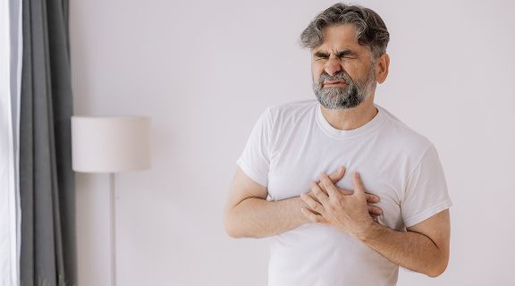 Sintomas de dor no peito: quando se preocupar?